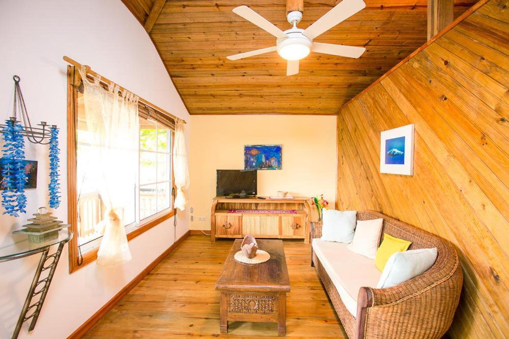 Wikkid Resort Dixon Cove Exterior foto